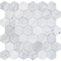 На фото Мозаика Mozaico De Lux C-MOS Hexagon Bianco Carrara 305*305 на сетке Китай