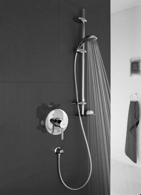 На фото Змішувач для ванни Grohe Essence 19285001 Німеччина