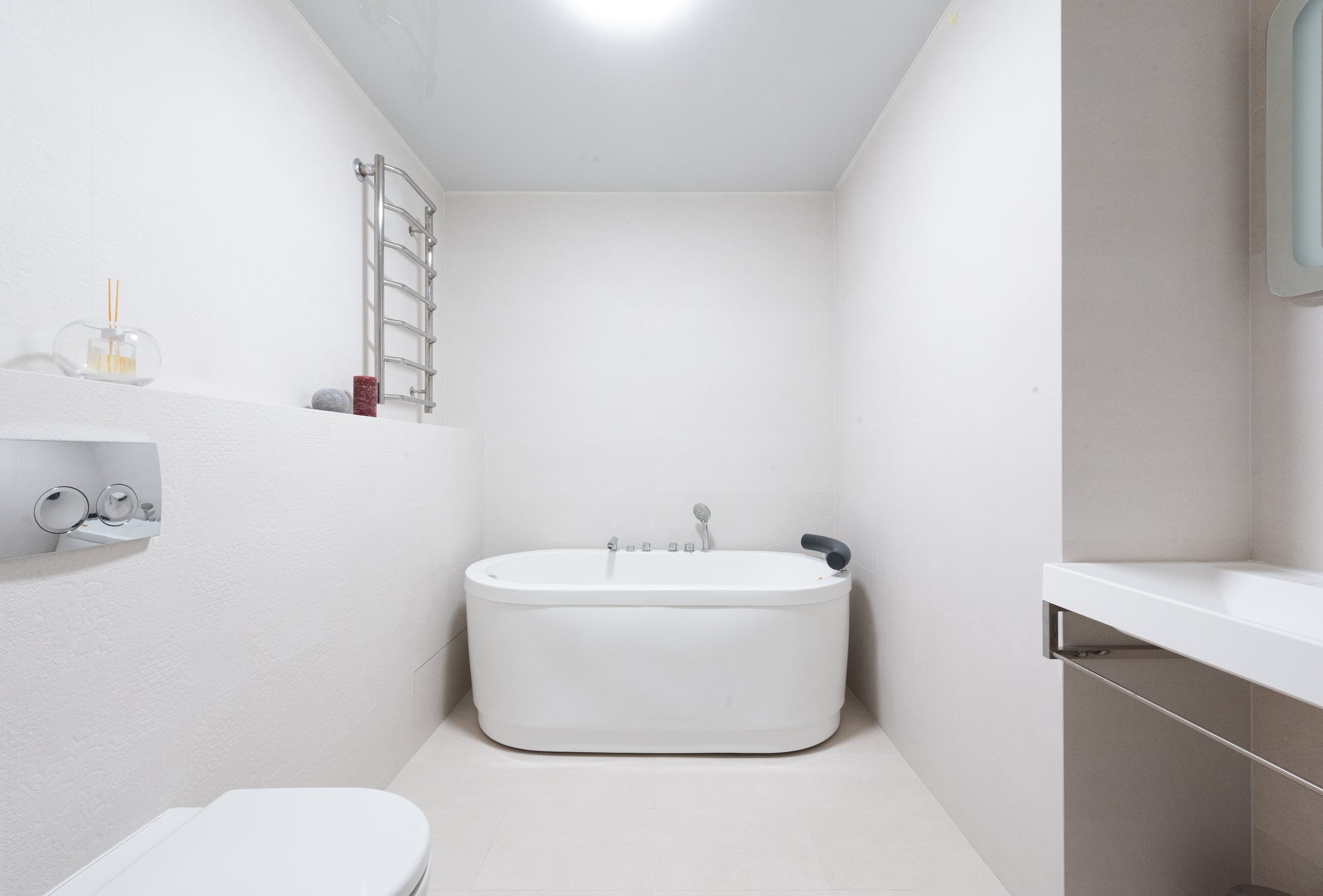 фото оформлення ванної кімнати в стилі мінімалізм